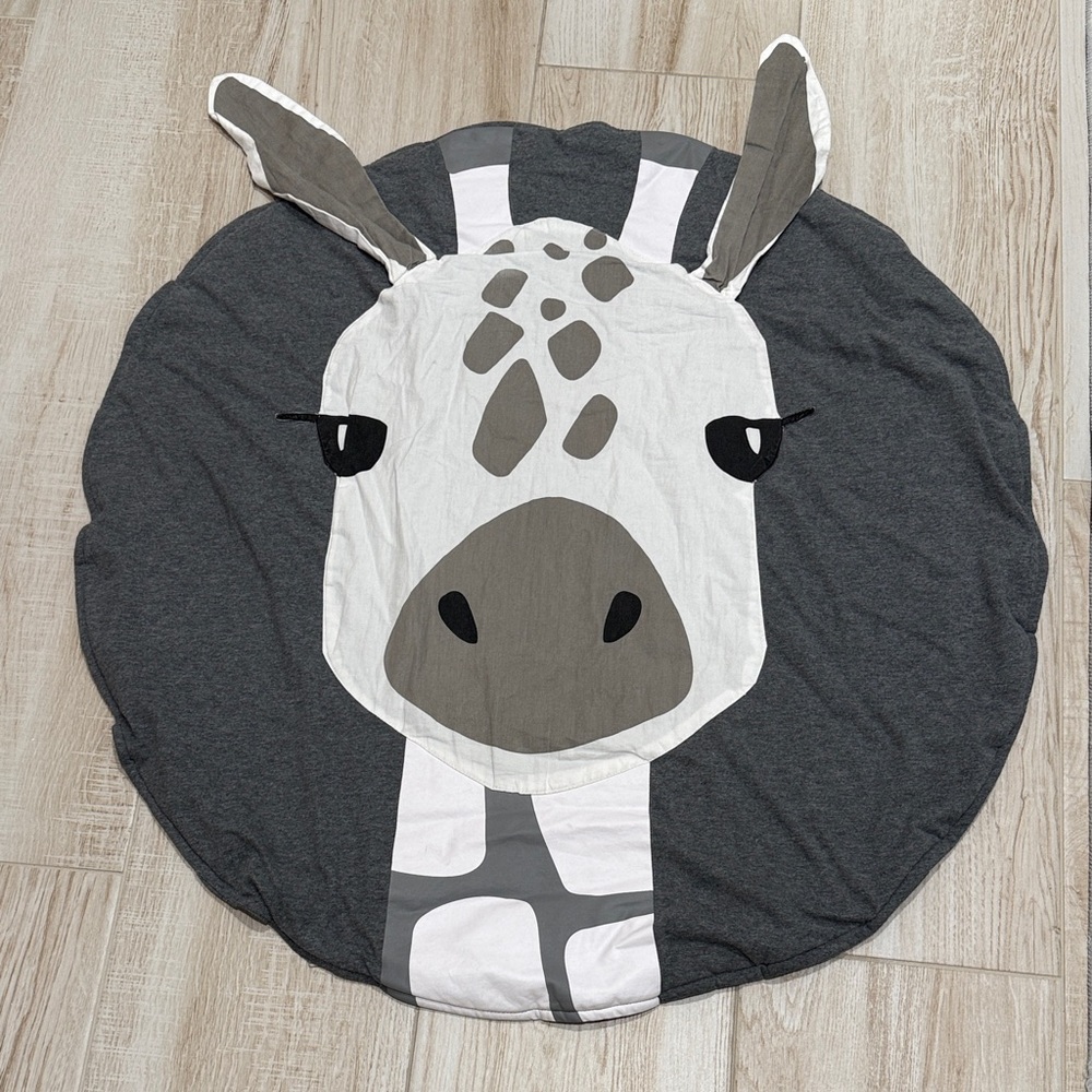 Gray and White Giraffe Play Mat